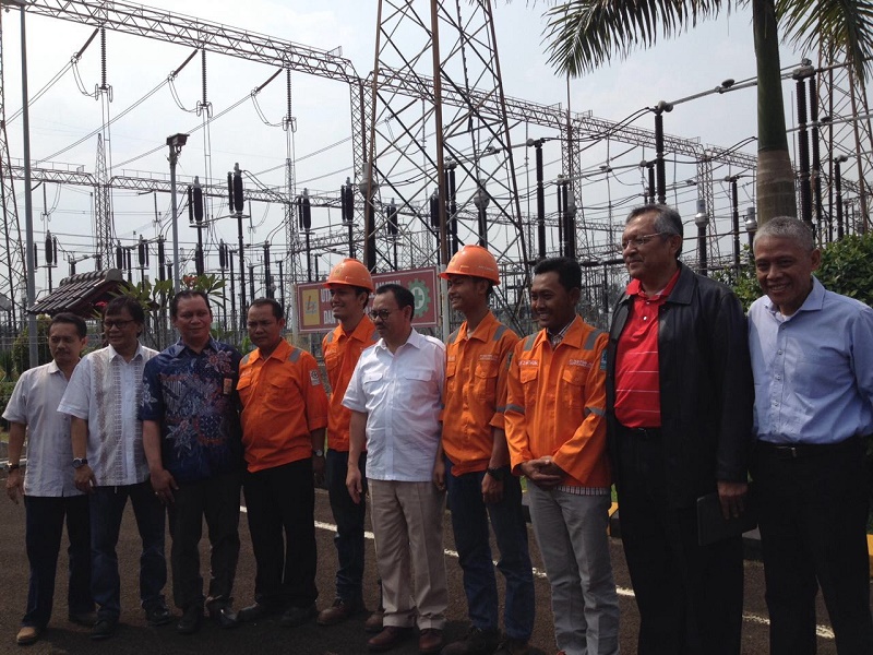 Rela Tidak Libur, Menteri ESDM Apresiasi Pegawai PLN dan Pertamina